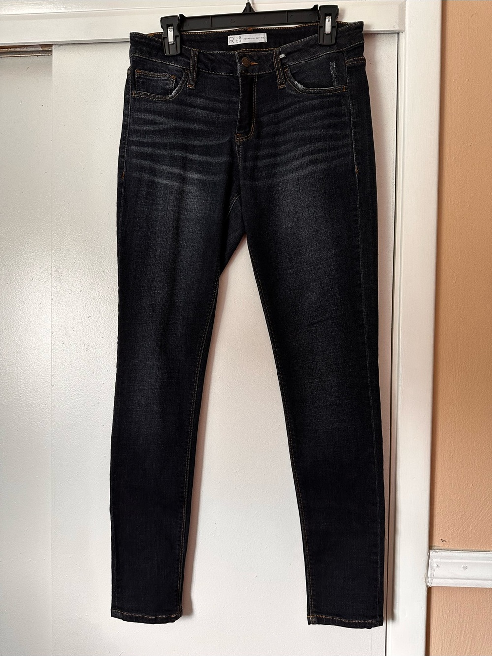 R-1959 Women's Skinny Jeans in Washed Black